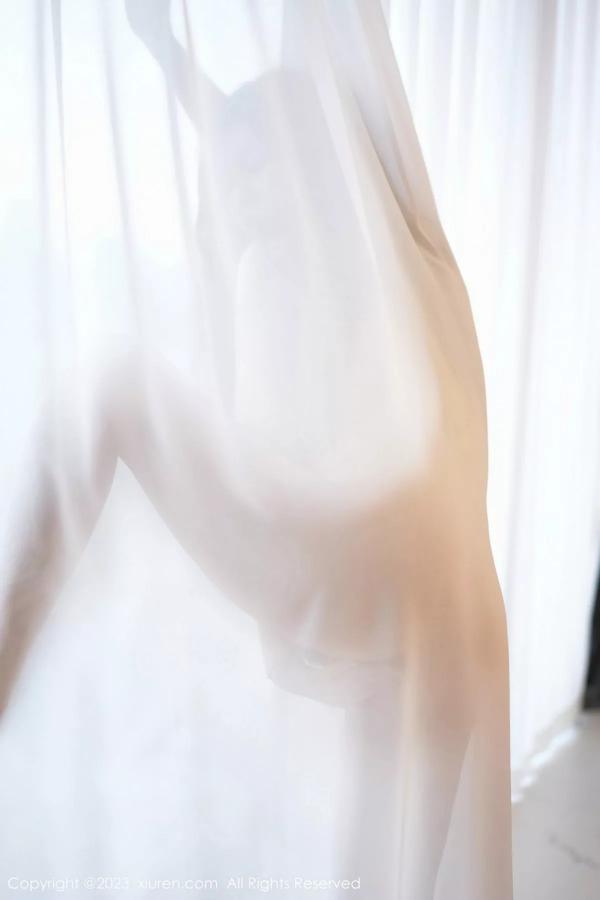 周思乔   [XiuRen]高清写真图 2023.12.07 No.7774 周思乔Betty 丰腴美臀第49张图片