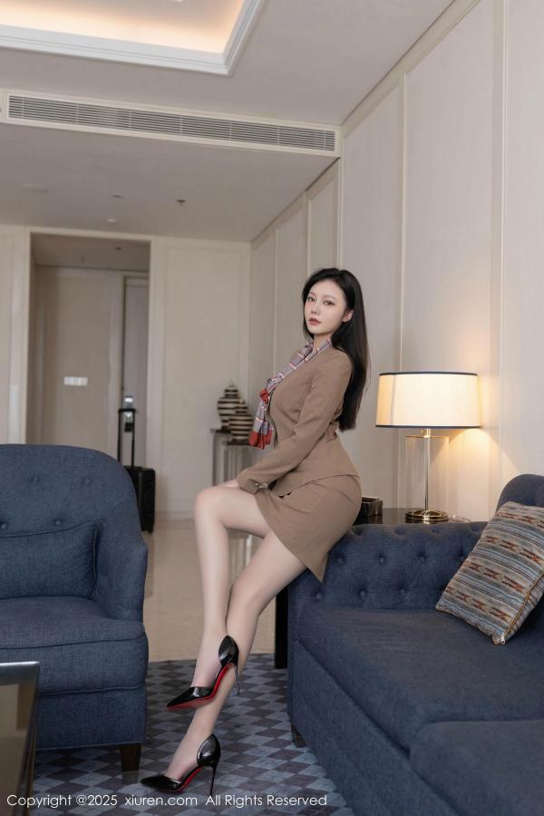 安然Maleah   [XiuRen]高清写真图 2025.03.04 No.9966 安然anran 制服美腿第12张图片