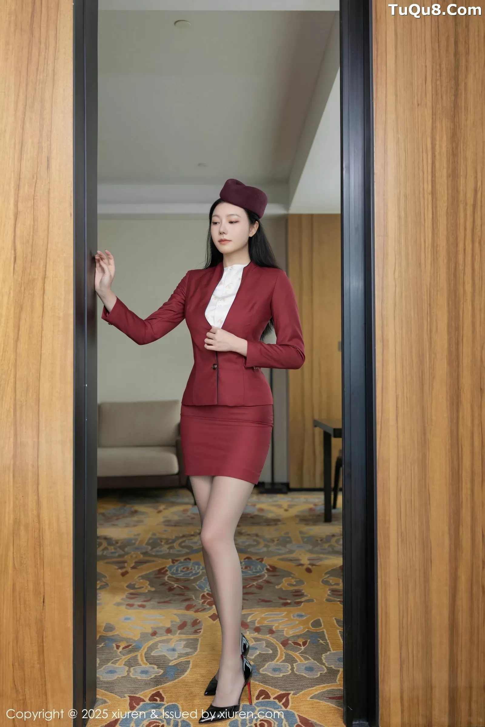 安然Maleah  [XiuRen]高清写真图 2025.05.27 No.10333 安然anran 空姐制服第1张图片