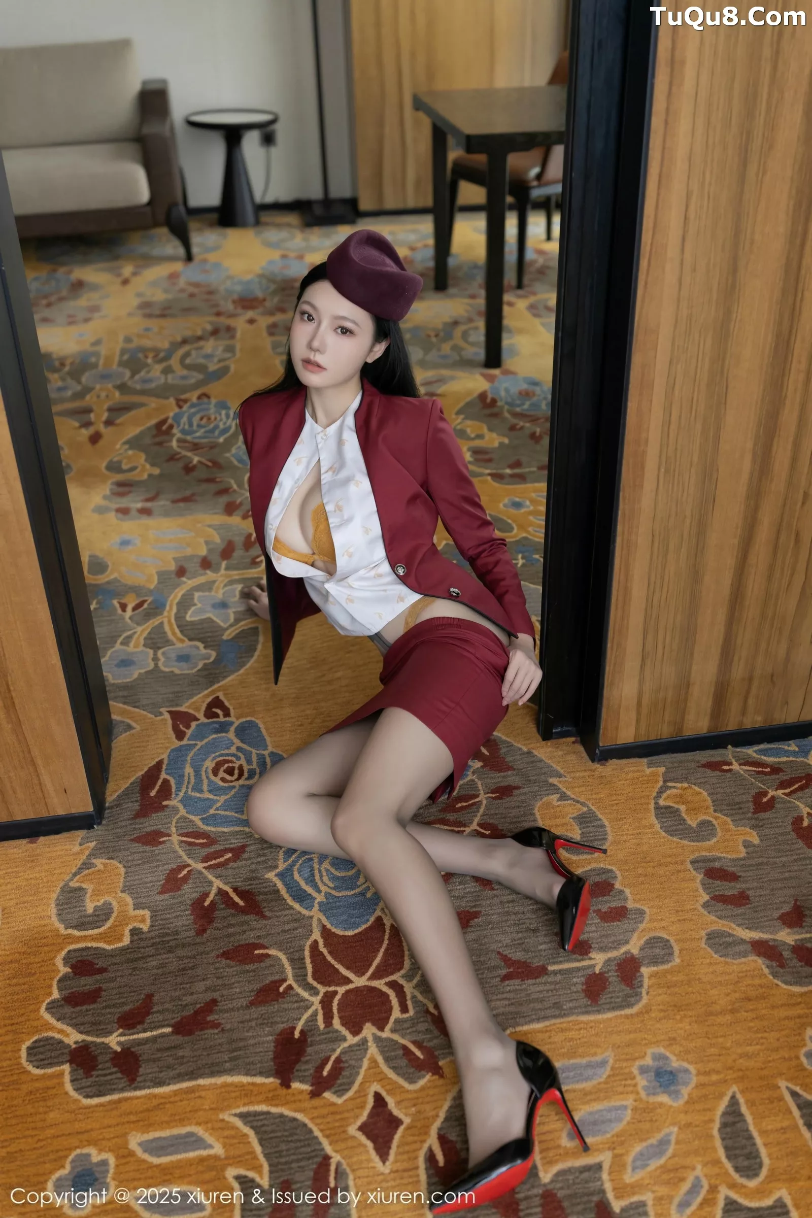 安然Maleah  [XiuRen]高清写真图 2025.05.27 No.10333 安然anran 空姐制服第14张图片