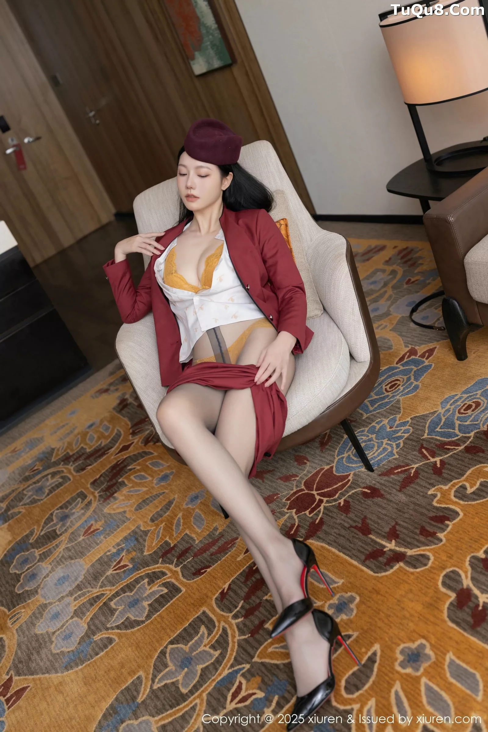 安然Maleah  [XiuRen]高清写真图 2025.05.27 No.10333 安然anran 空姐制服第22张图片