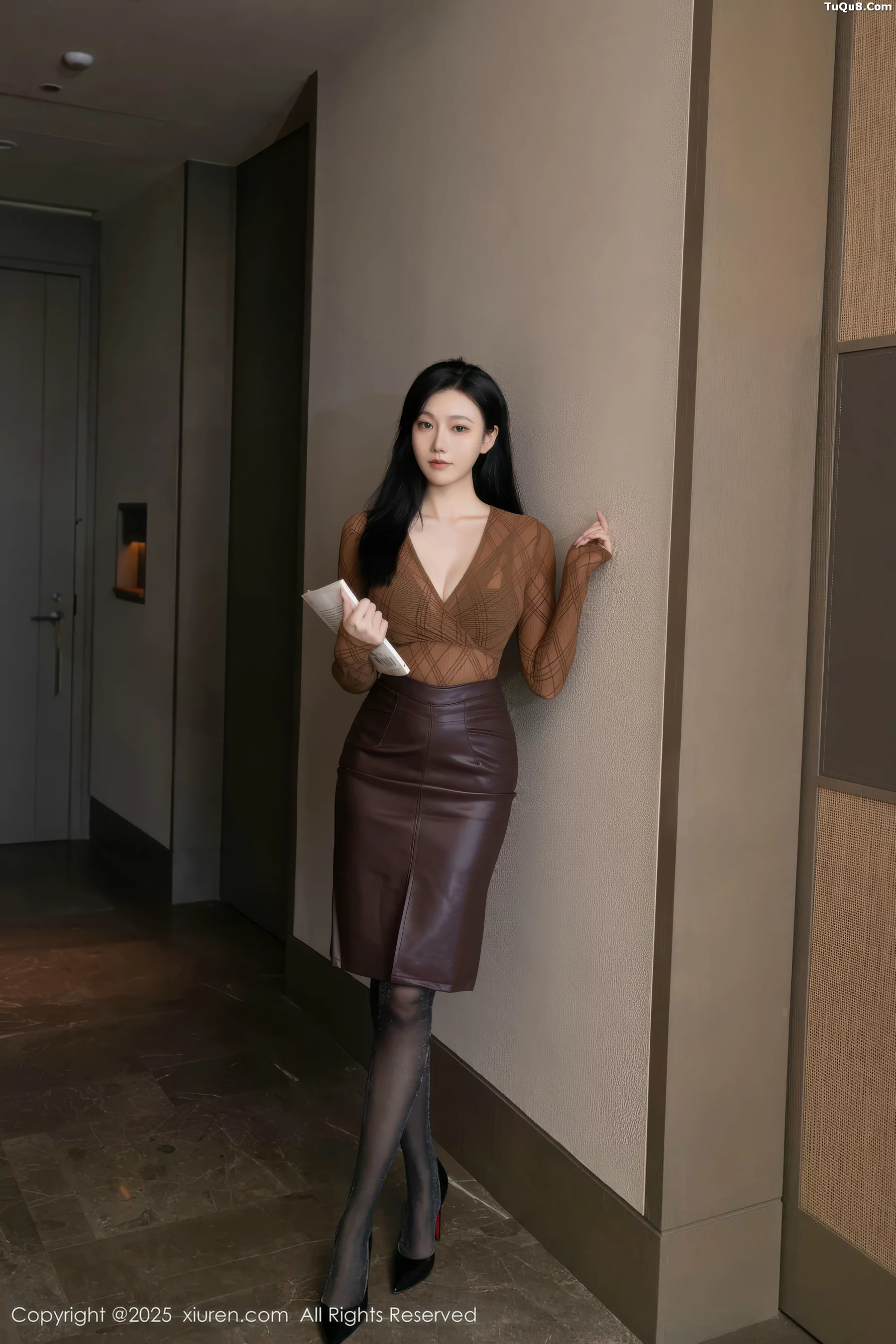 安然Maleah  [XiuRen]高清写真图 2025.11.04 No.10947 安然anran 原色丝袜第1张图片