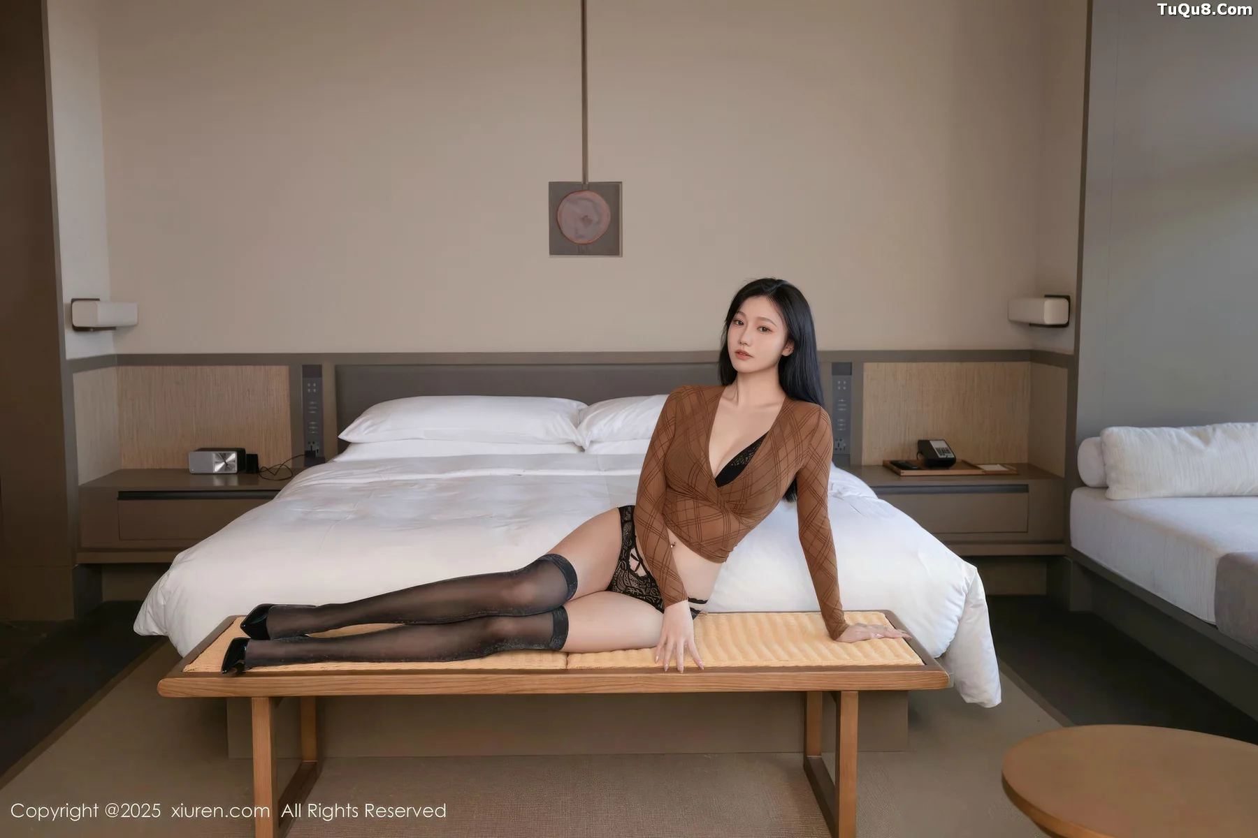 安然Maleah  [XiuRen]高清写真图 2025.11.04 No.10947 安然anran 原色丝袜第18张图片