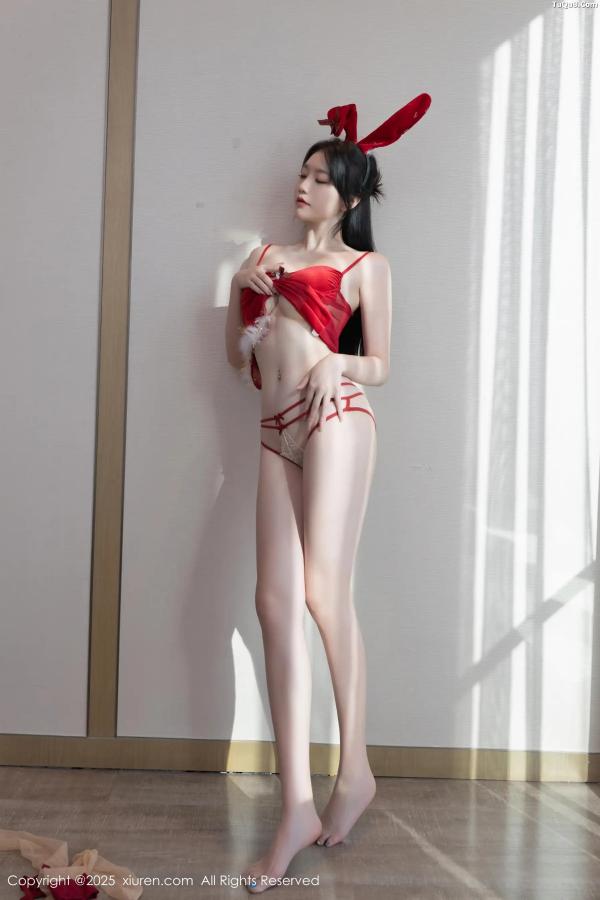 安然Maleah  [XiuRen]高清写真图 2025.12.23 No.11143 安然anran 情趣内衣第23张图片