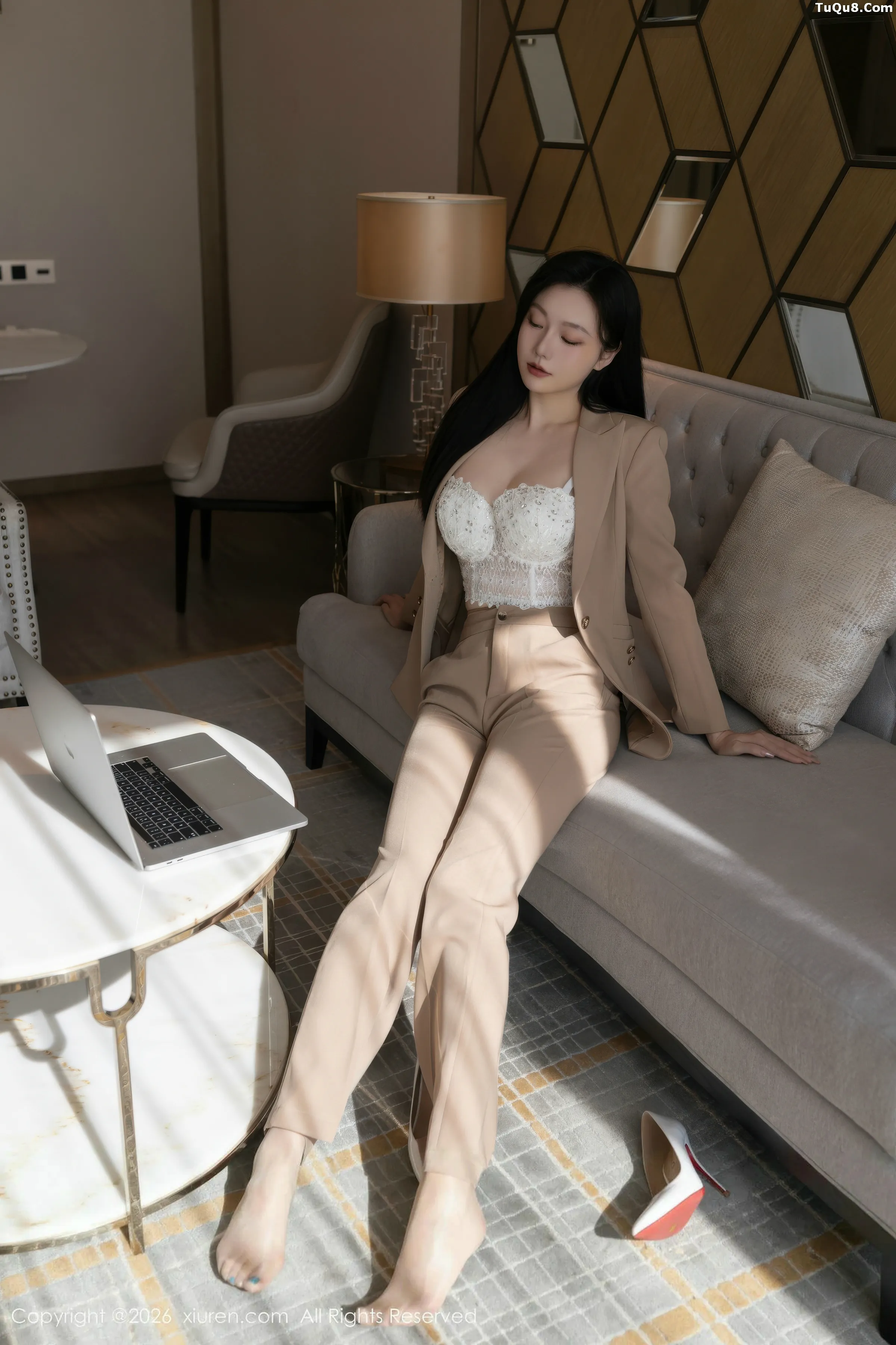 安然Maleah  [XiuRen]高清写真图 2026.01.27 No.11282 安然anran 白色蕾丝内衣第13张图片