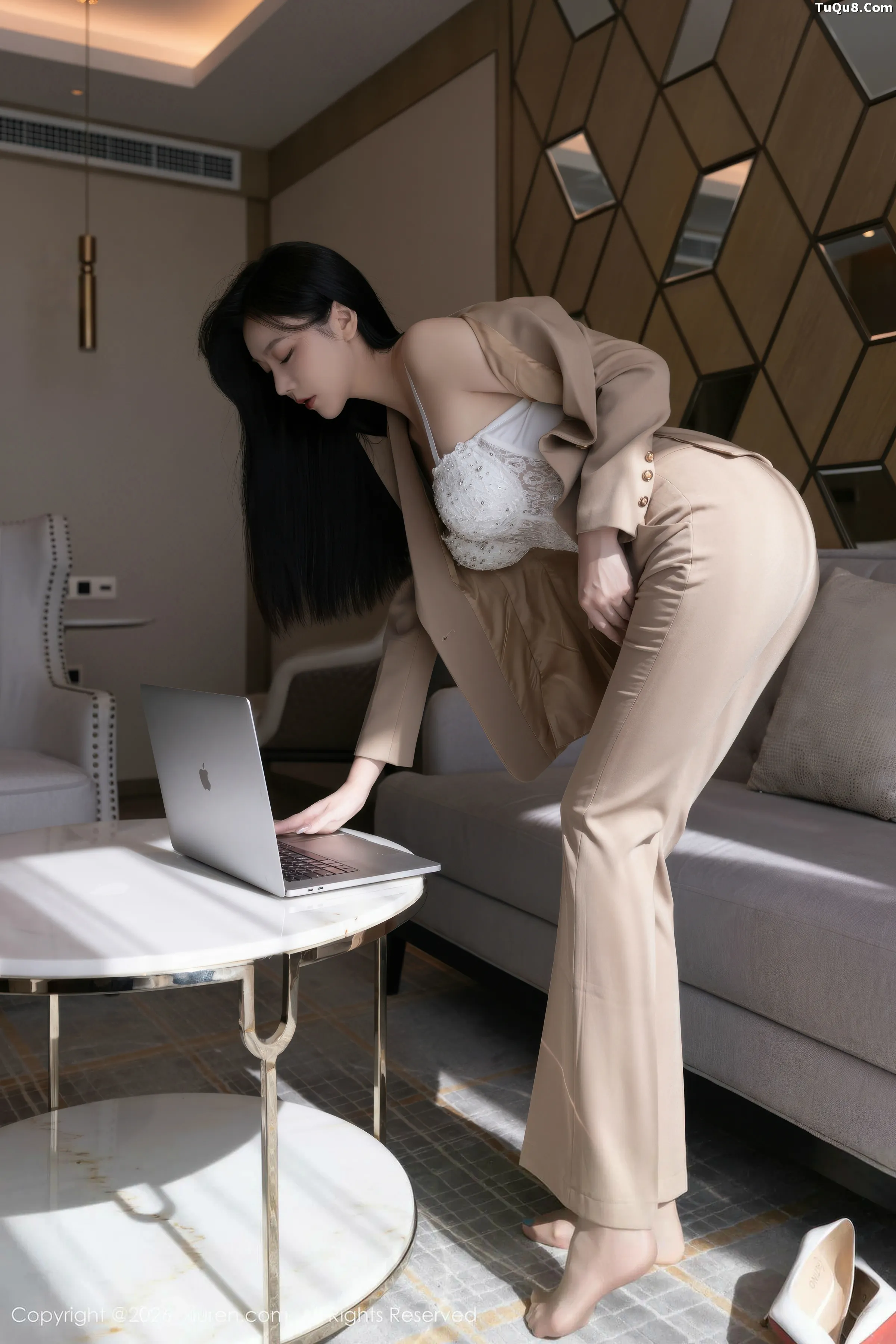 安然Maleah  [XiuRen]高清写真图 2026.01.27 No.11282 安然anran 白色蕾丝内衣第15张图片