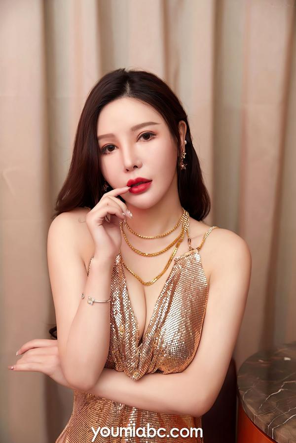 李多多   YouMi尤蜜-李多多《黄金时代》：性感金色亮片装私房写真，气质女神奢华诱惑第7张图片
