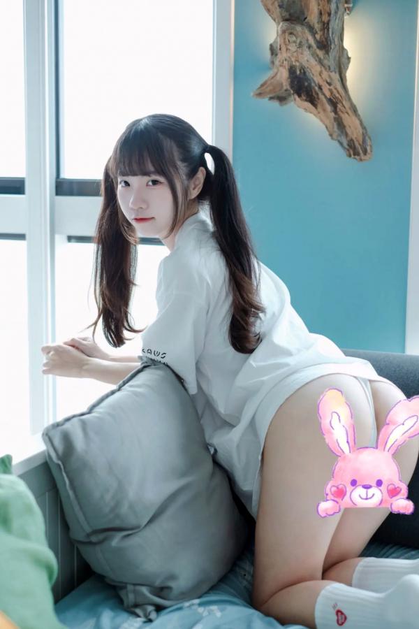 可可   可可小白兔 - 捕獲一隻沒穿褲褲の小白兔第5张图片