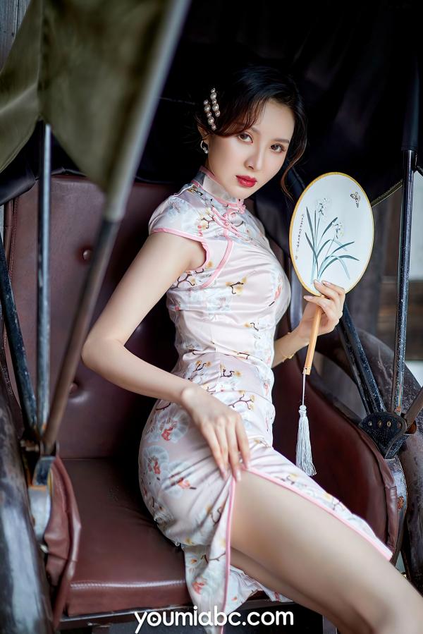 黄金宝儿   YouMi尤蜜 黄金宝儿《苏州河》旗袍中式古典与卧室私房性感写真第4张图片