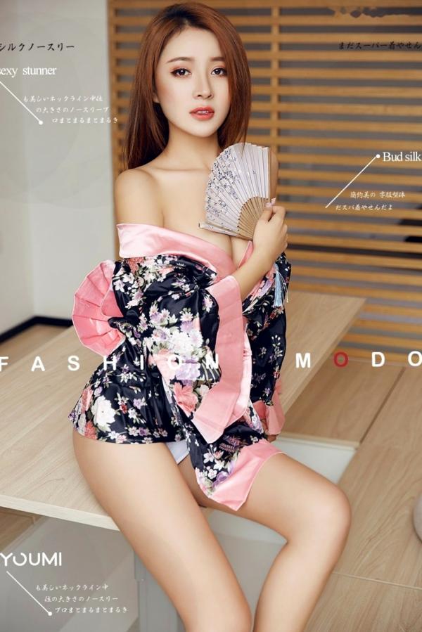 黄金宝儿   YouMi尤蜜-黄金宝儿《软糯和风闪光少女》：日系唯美室内私房摄影，诱惑和服下的白嫩美腿第1张图片