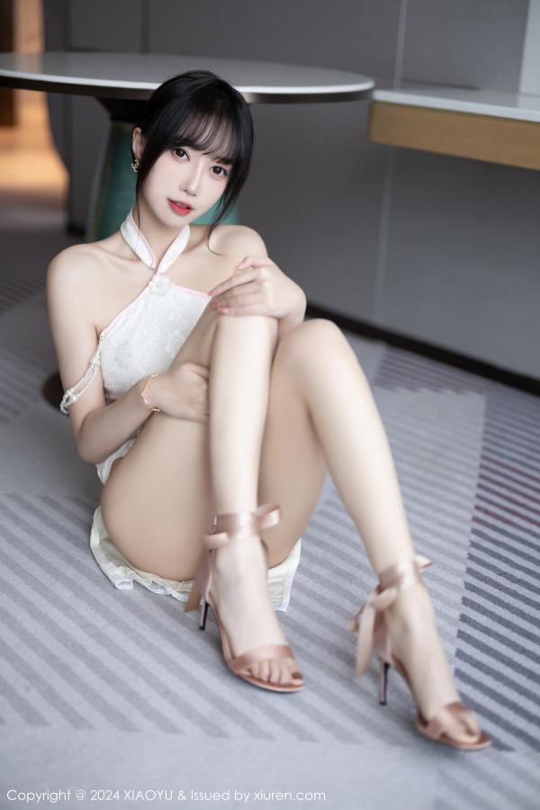 玥儿玥  [XIAOYU]高清写真图 2024.01.17 VOL.1186 玥儿玥er 旗袍美腿第18张图片