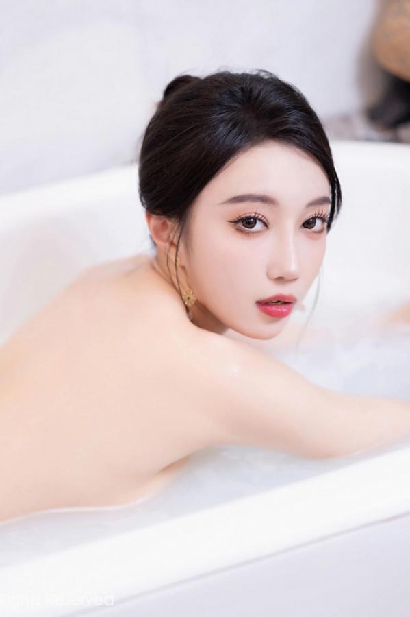 玥儿玥  [XiuRen]高清写真图 2024.04.30 No.8480 玥儿玥 旗袍美腿第54张图片