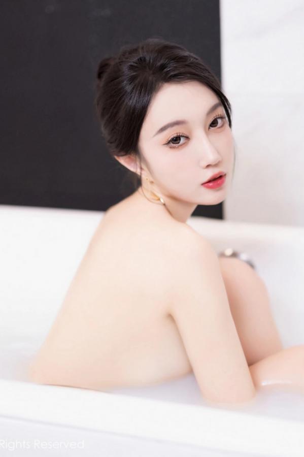 玥儿玥  [XiuRen]高清写真图 2024.04.30 No.8480 玥儿玥 旗袍美腿第68张图片