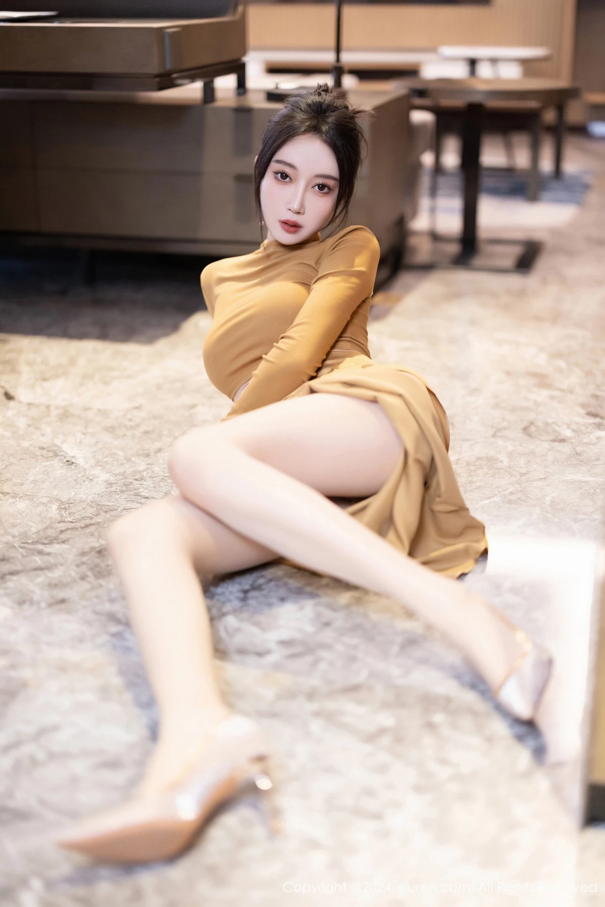 玥儿玥  [XiuRen]高清写真图 2024.05.21 No.8574 玥儿玥 丝袜美腿第28张图片