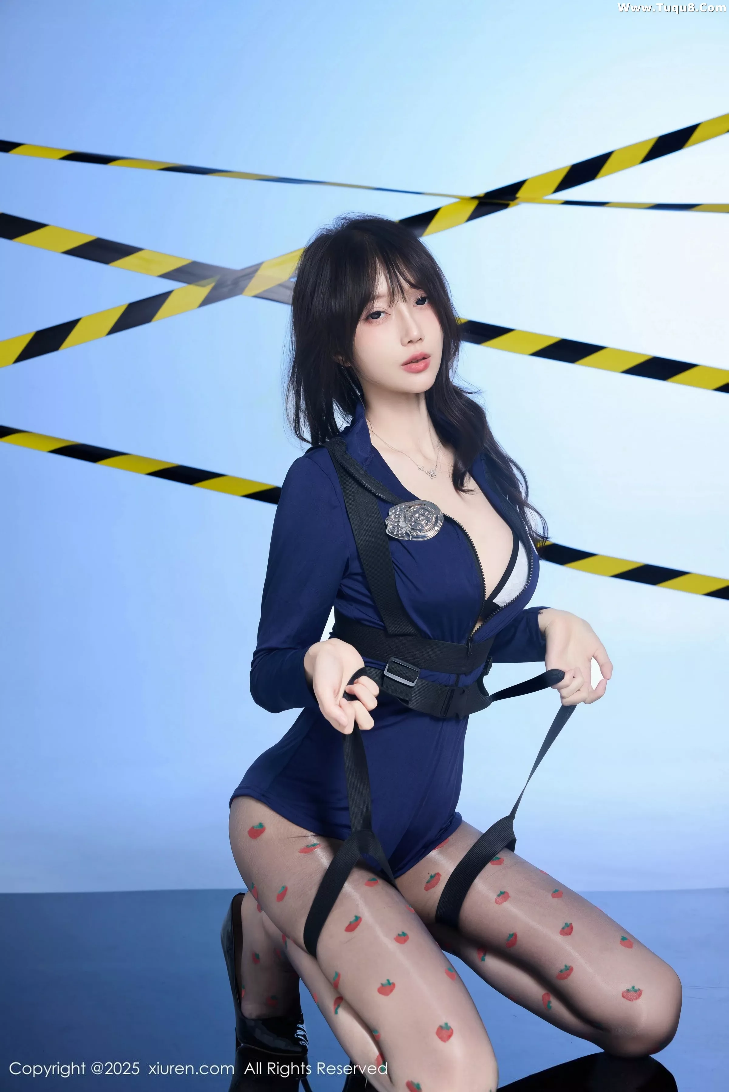 玥儿玥  [XiuRen]高清写真图 2025.07.14 No.10544 玥儿玥er 蓝色制服第3张图片