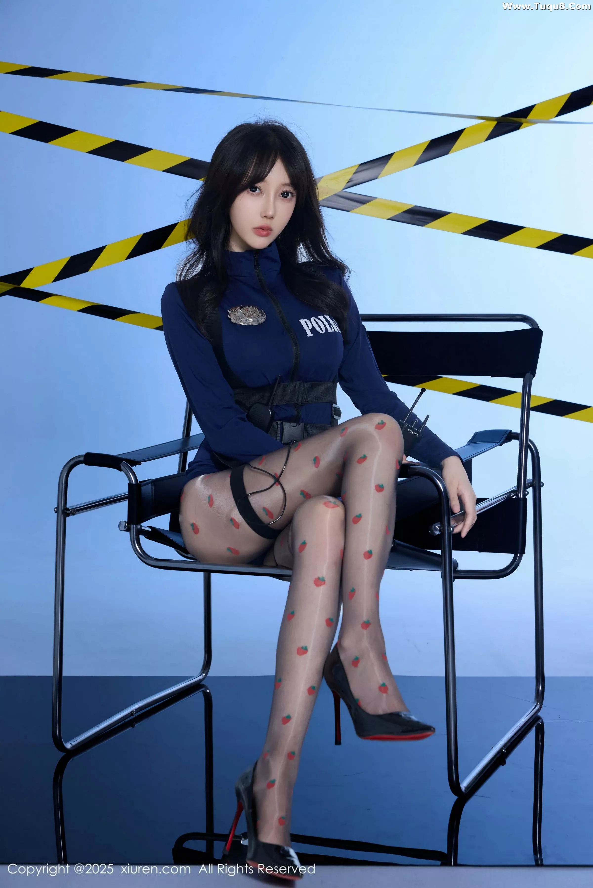 玥儿玥  [XiuRen]高清写真图 2025.07.14 No.10544 玥儿玥er 蓝色制服第8张图片