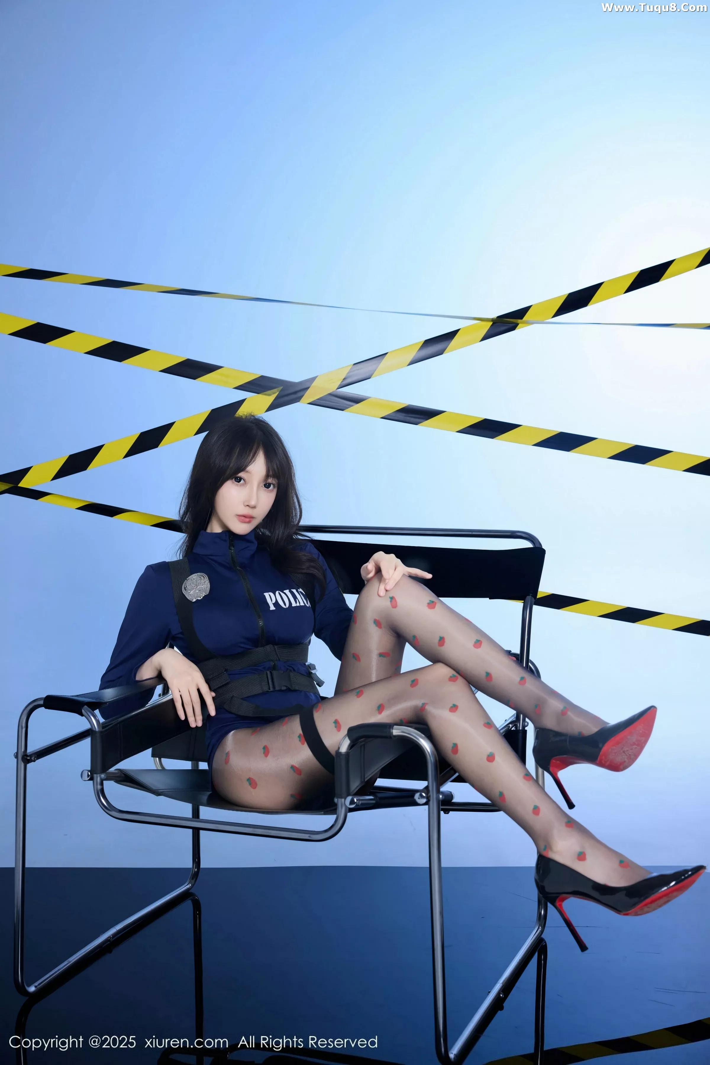 玥儿玥  [XiuRen]高清写真图 2025.07.14 No.10544 玥儿玥er 蓝色制服第13张图片