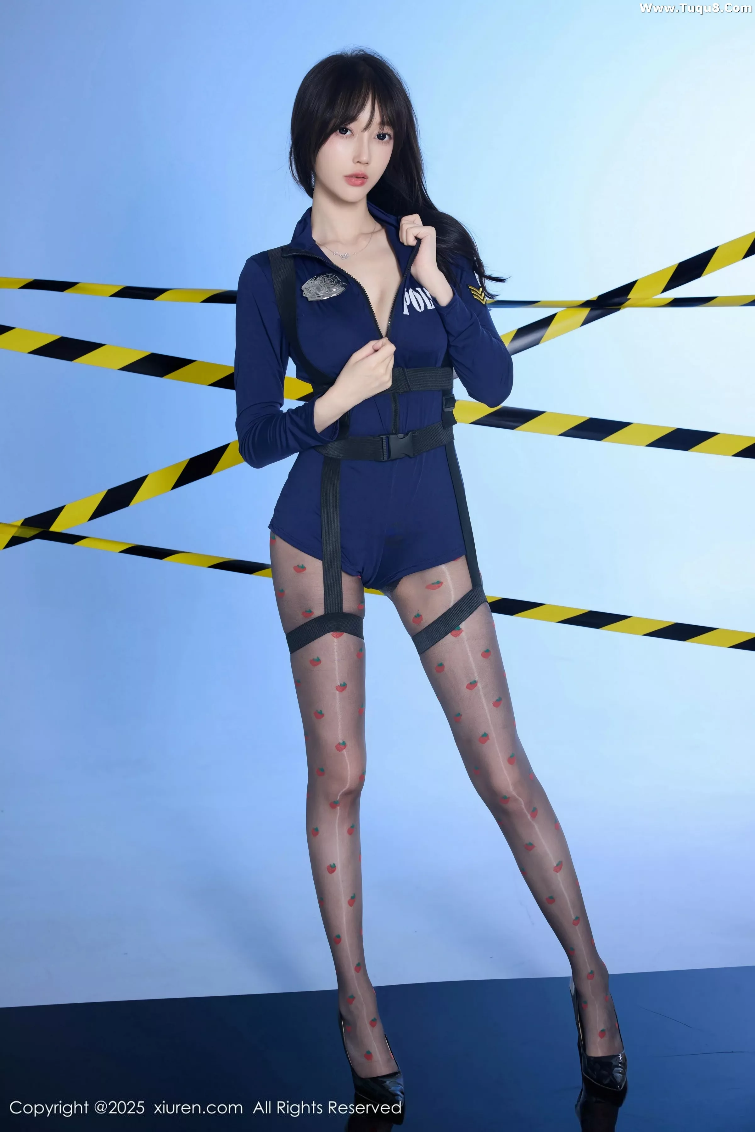 玥儿玥  [XiuRen]高清写真图 2025.07.14 No.10544 玥儿玥er 蓝色制服第19张图片