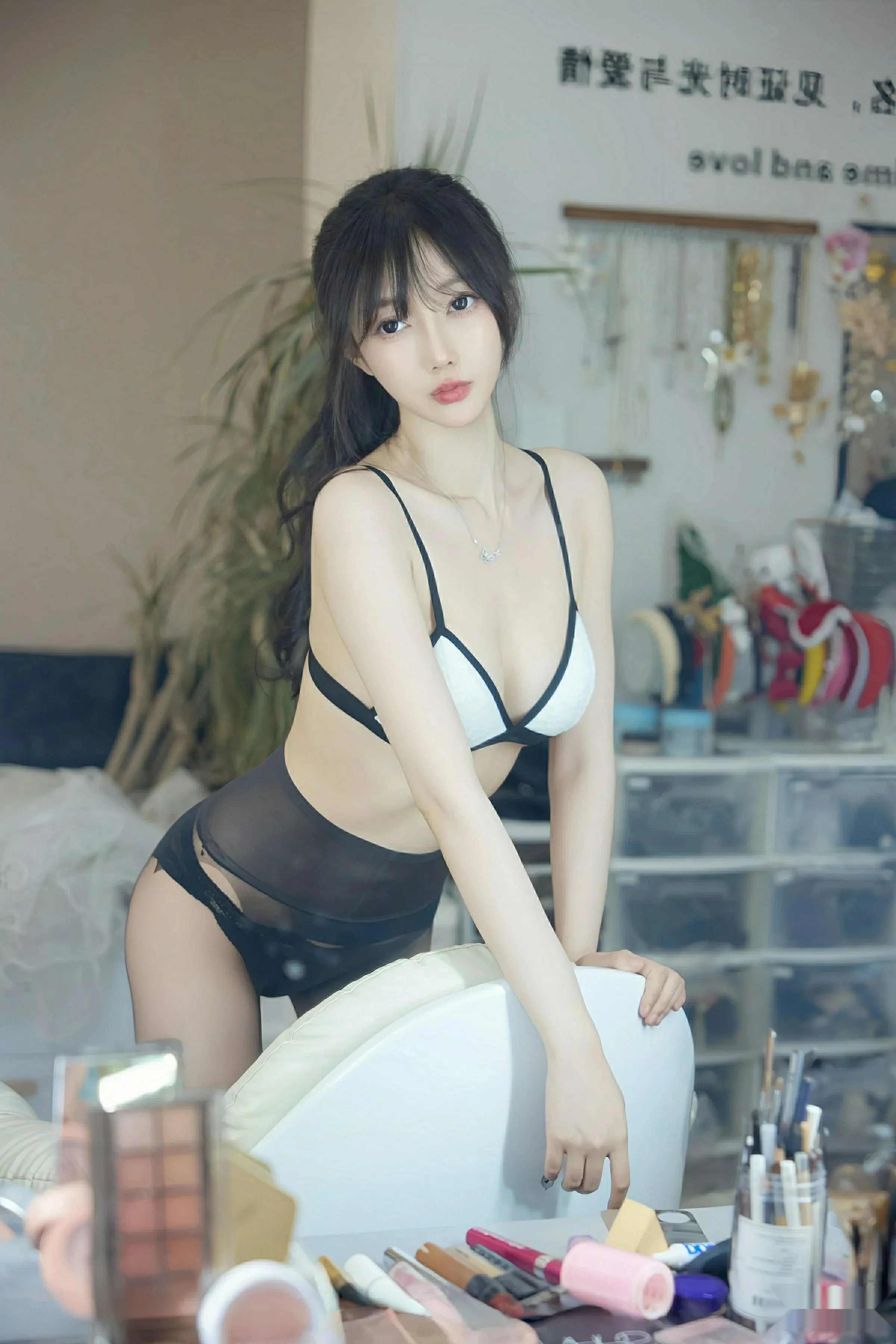 玥儿玥  [XiuRen]高清写真图 2025.08.11 No.10636 玥儿玥er OL服饰第40张图片