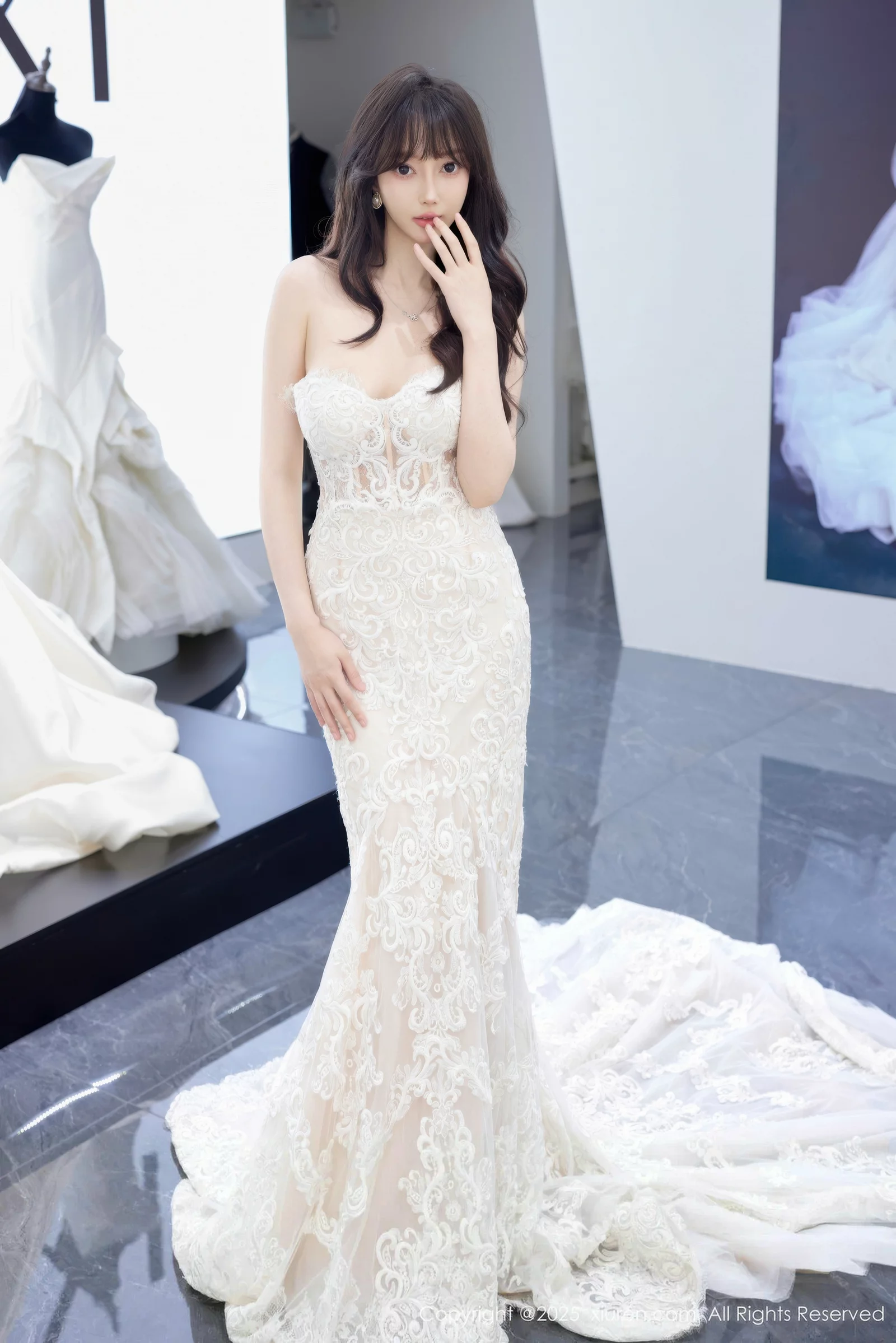 玥儿玥  [XiuRen]高清写真图 2025.08.18 No.10663 玥儿玥er 白色婚纱第5张图片