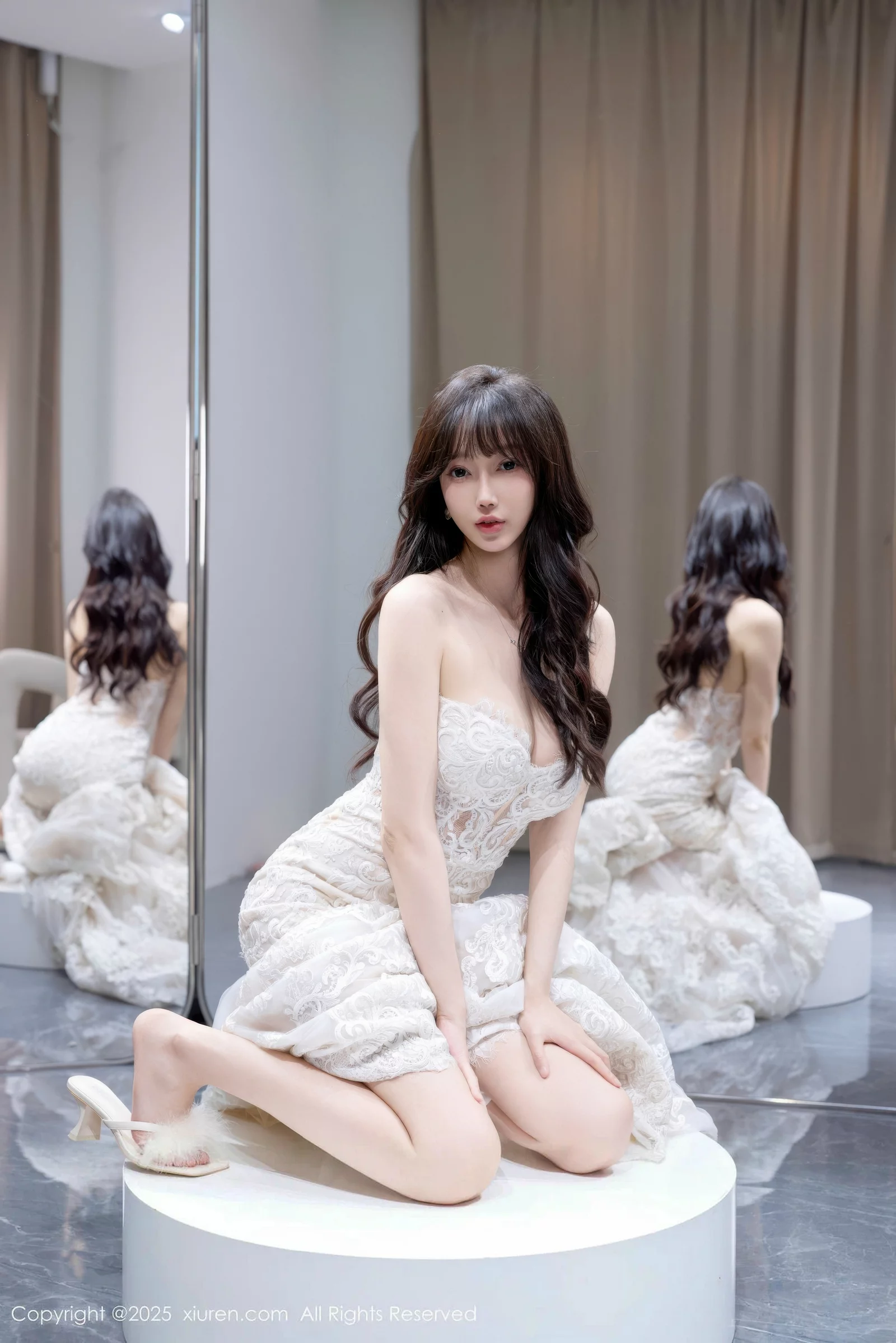 玥儿玥  [XiuRen]高清写真图 2025.08.18 No.10663 玥儿玥er 白色婚纱第20张图片