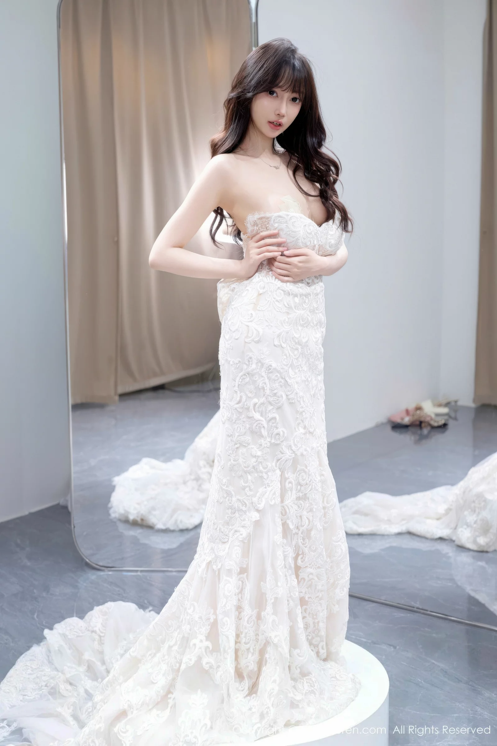 玥儿玥  [XiuRen]高清写真图 2025.08.18 No.10663 玥儿玥er 白色婚纱第34张图片