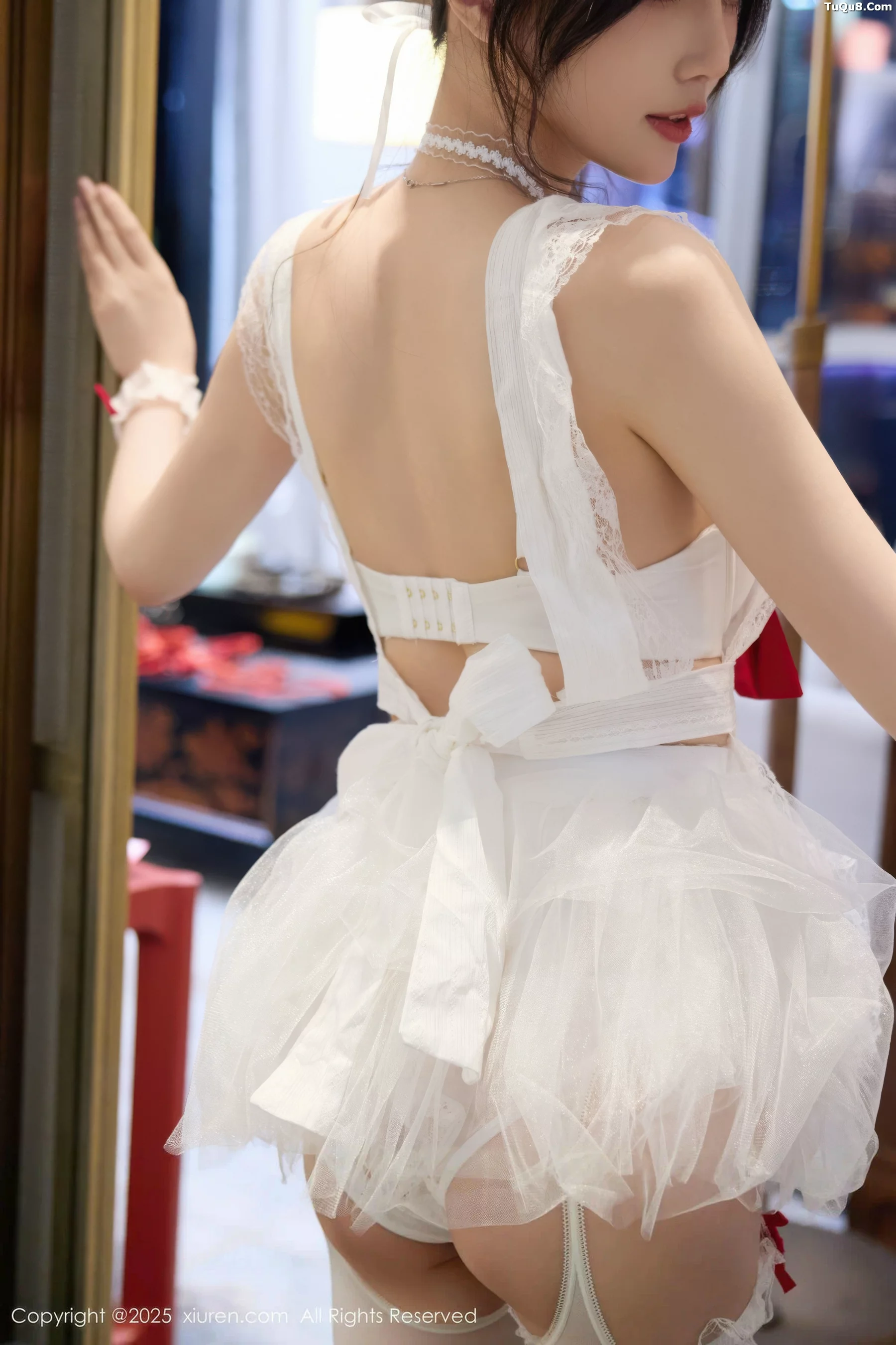 玥儿玥  [XiuRen]高清写真图 2025.09.29 No.10827 玥儿玥er 萝莉女仆第14张图片