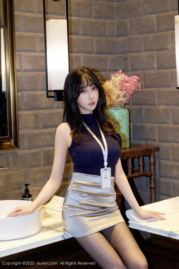 玥儿玥  [XiuRen]高清写真图 2025.10.20 No.10890 玥儿玥er 上海旅拍第5张图片