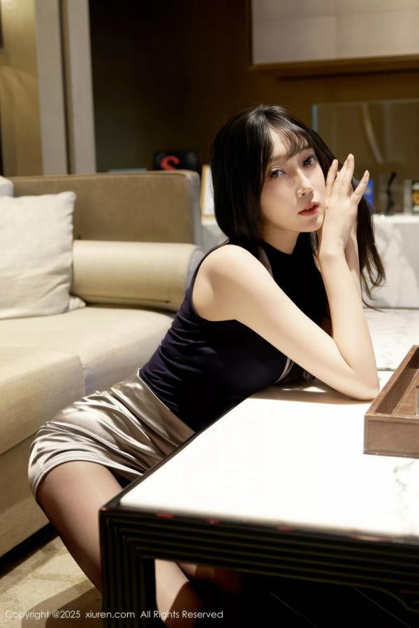 玥儿玥  [XiuRen]高清写真图 2025.10.20 No.10890 玥儿玥er 上海旅拍第11张图片