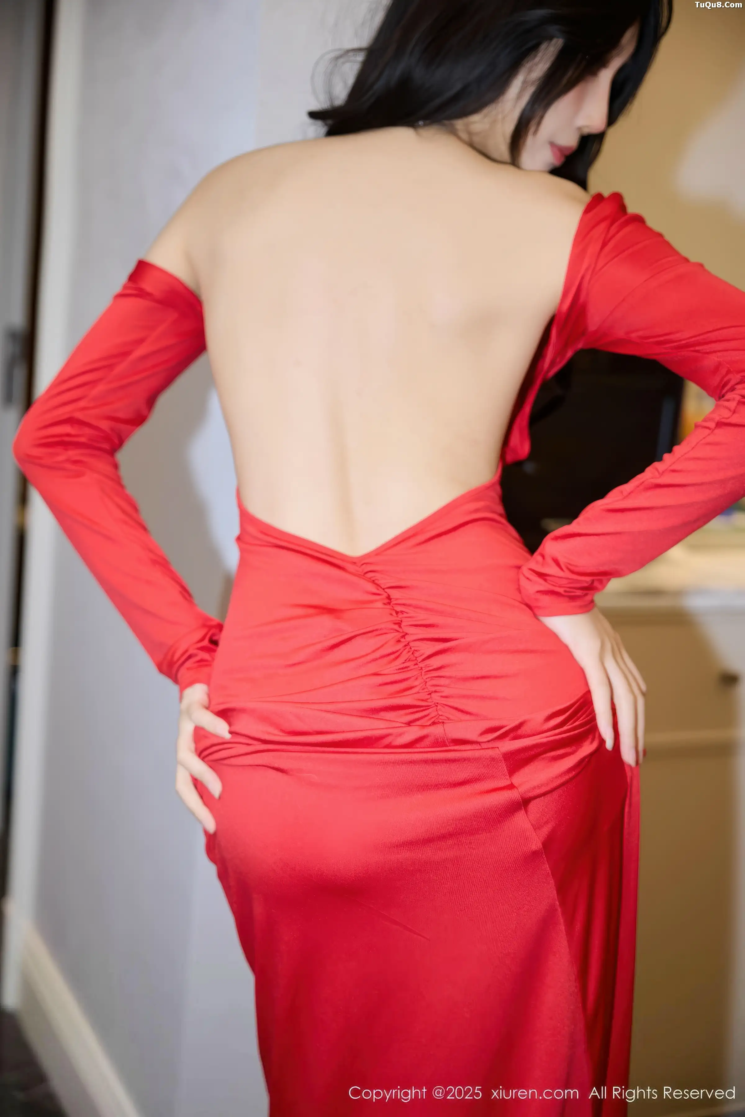 玥儿玥  [XiuRen]高清写真图 2025.12.29 No.11169 玥儿玥er 超薄黑丝第22张图片