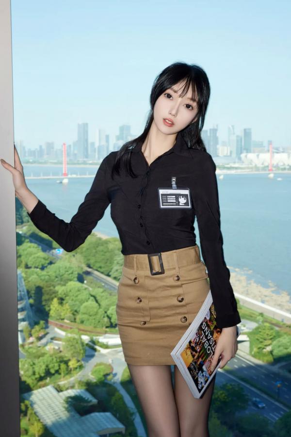 玥儿玥   玥儿玥 - 职场制服诱惑与大尺度私房黑丝美腿写真 [82P]第4张图片