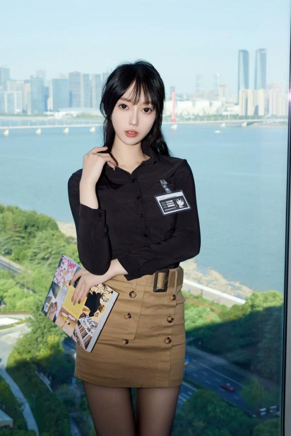 玥儿玥   玥儿玥 - 职场制服诱惑与大尺度私房黑丝美腿写真 [82P]第5张图片