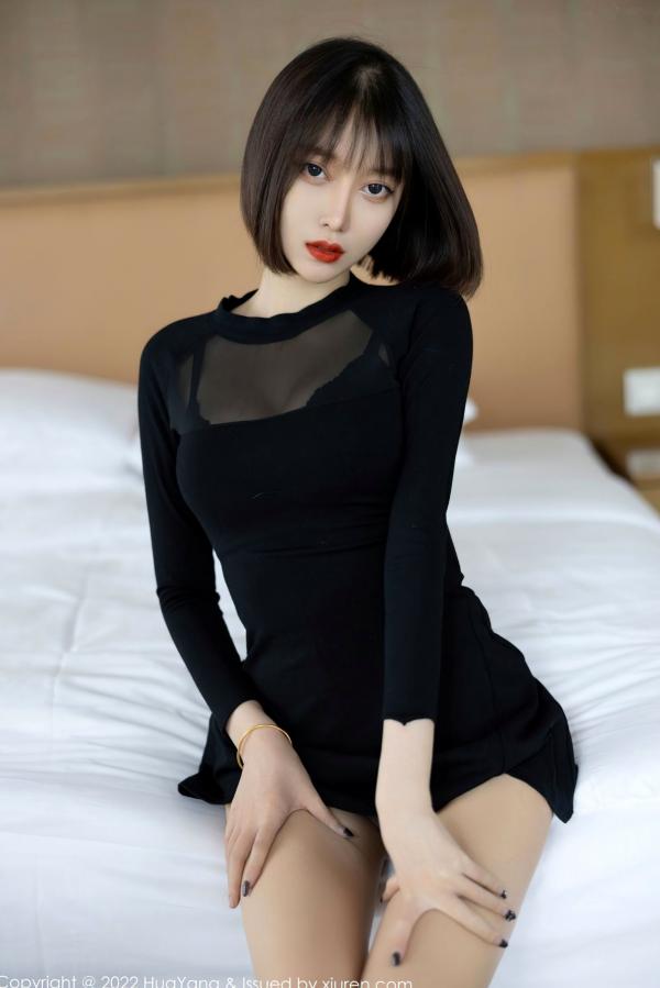 玥儿玥   HuaYang花漾-491-玥儿玥：黑色紧身超短连衣裙私房写真，极致丝袜美腿，成熟诱惑女神室内唯美拍摄第22张图片