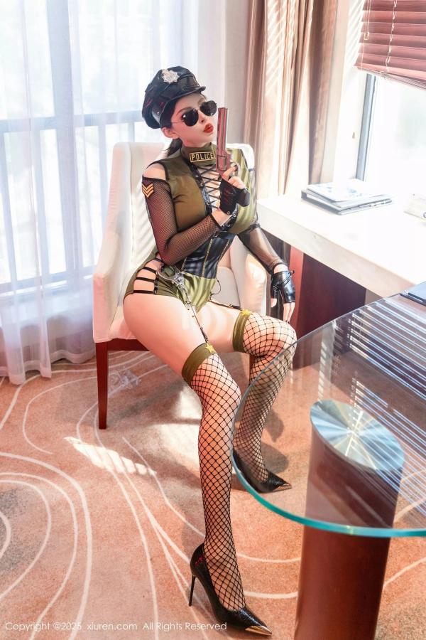 伊丽莎有点白  [XiuRen]高清写真图 2025.03.25 No.10064 伊丽莎有点白 波涛汹涌第9张图片