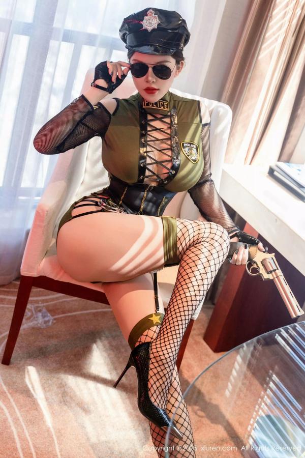 伊丽莎有点白  [XiuRen]高清写真图 2025.03.25 No.10064 伊丽莎有点白 波涛汹涌第10张图片