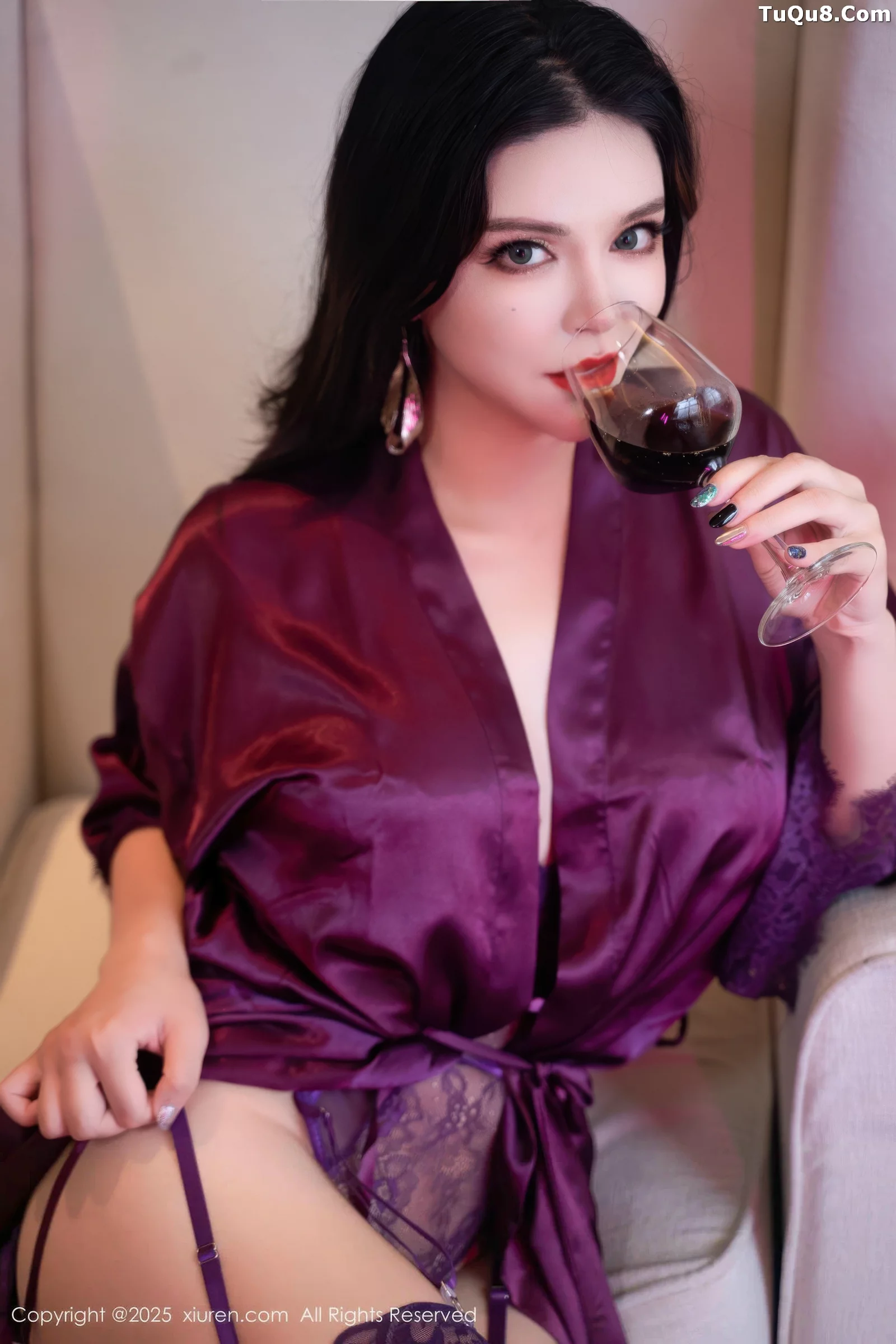 伊丽莎有点白  [XiuRen]高清写真图 2025.08.28 No.10700 伊丽莎有点白 波涛汹涌第6张图片