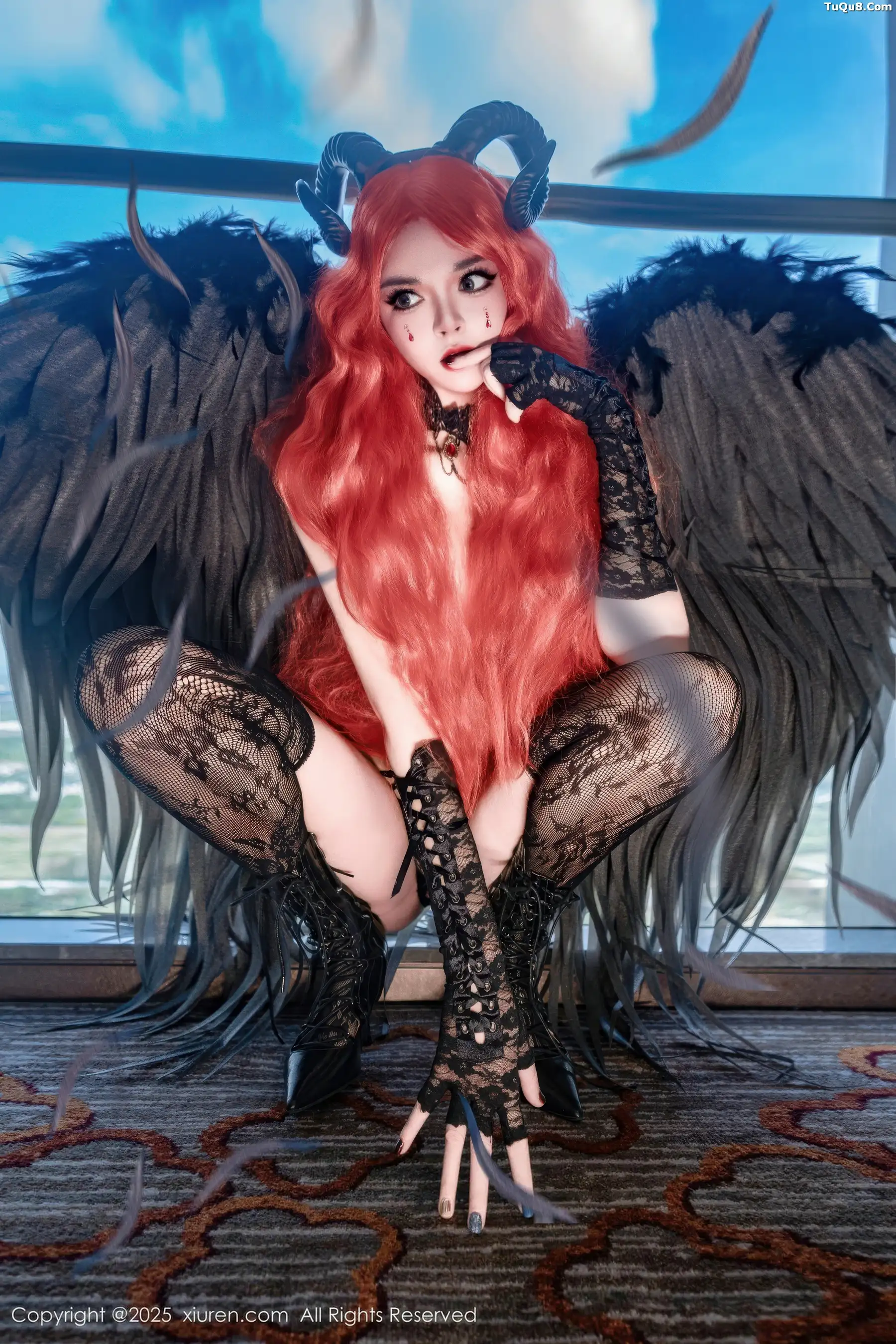 伊丽莎有点白  [XiuRen]高清写真图 2025.11.17 No.10994 伊丽莎有点白 蕾丝情趣内衣第2张图片