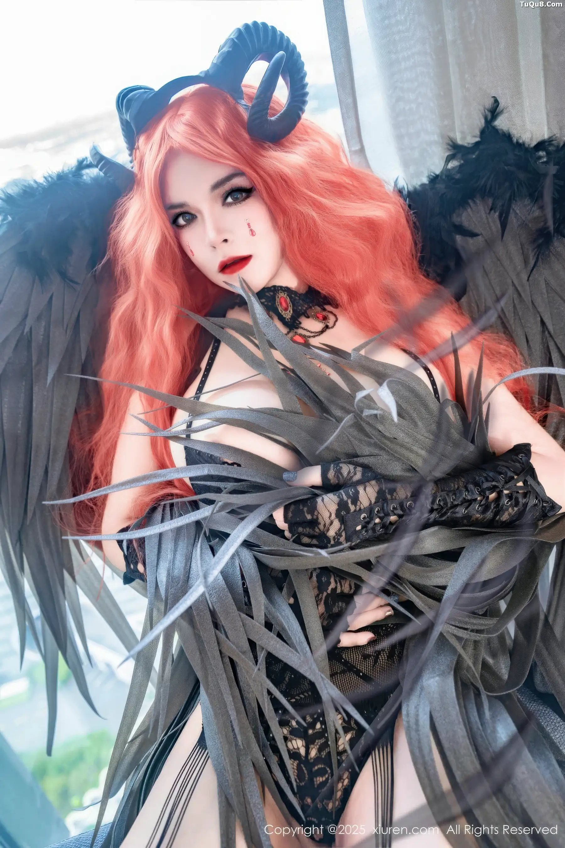 伊丽莎有点白  [XiuRen]高清写真图 2025.11.17 No.10994 伊丽莎有点白 蕾丝情趣内衣第30张图片