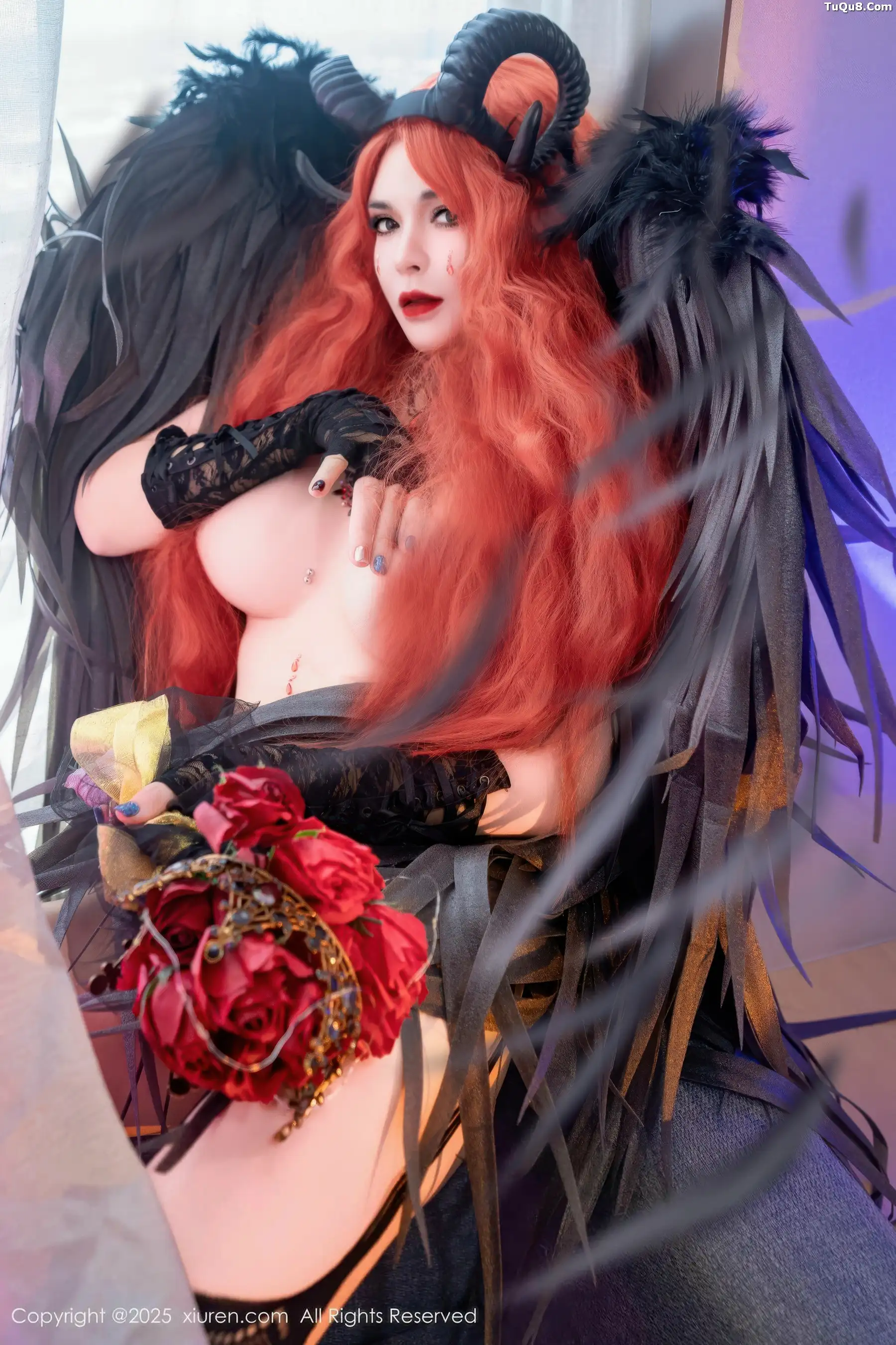 伊丽莎有点白  [XiuRen]高清写真图 2025.11.17 No.10994 伊丽莎有点白 蕾丝情趣内衣第35张图片