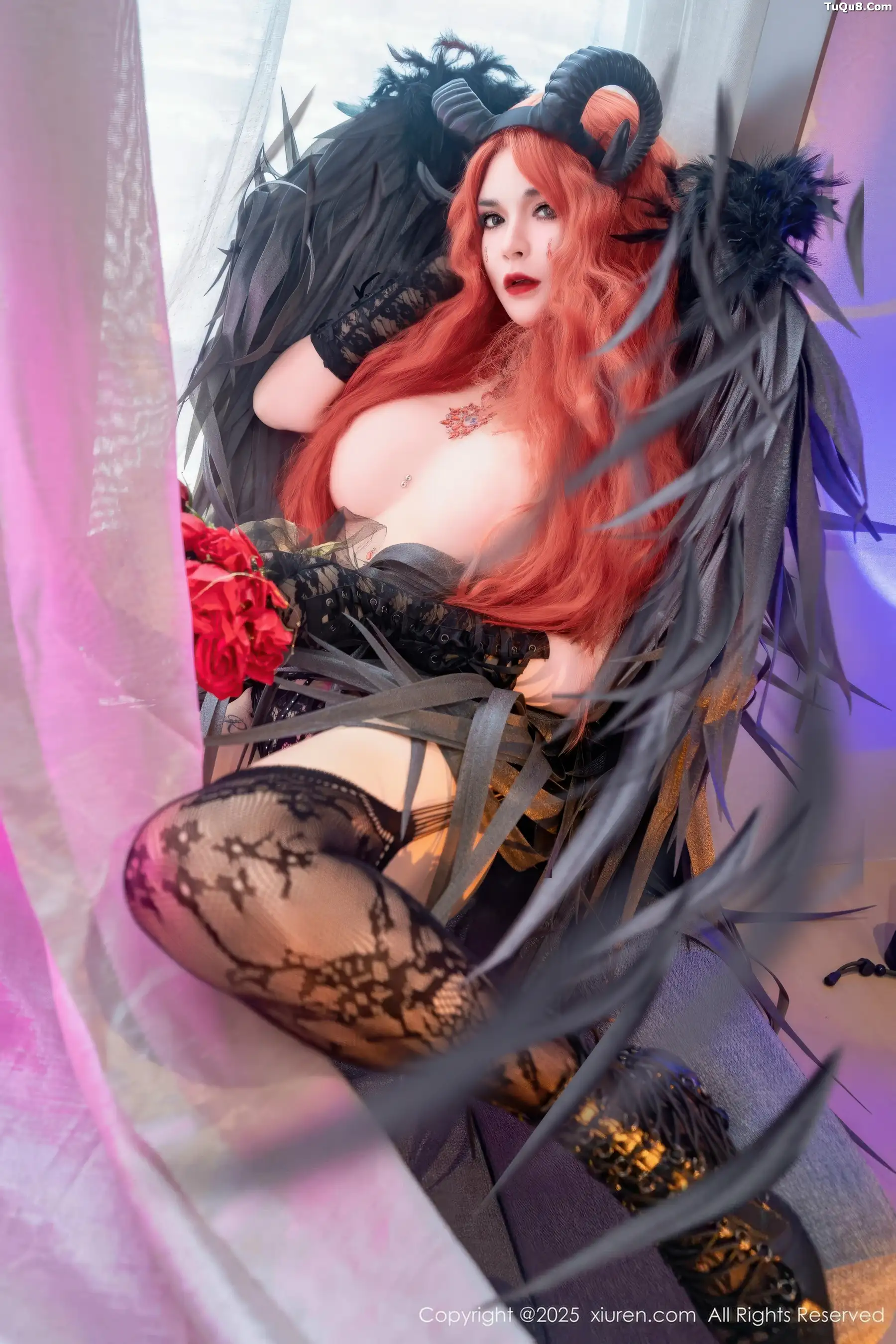 伊丽莎有点白  [XiuRen]高清写真图 2025.11.17 No.10994 伊丽莎有点白 蕾丝情趣内衣第36张图片