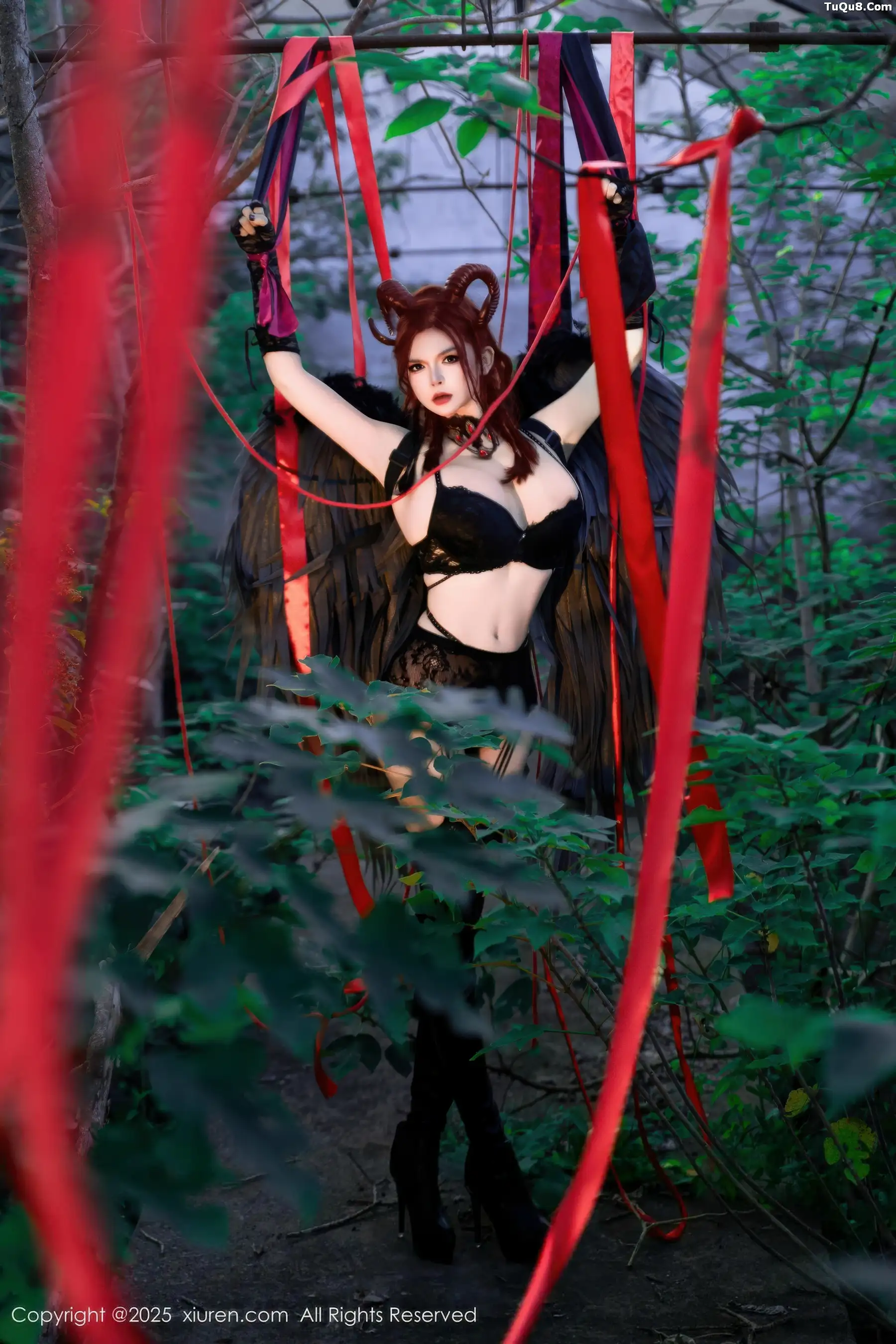 伊丽莎有点白  [XiuRen]高清写真图 2025.11.17 No.10994 伊丽莎有点白 蕾丝情趣内衣第42张图片