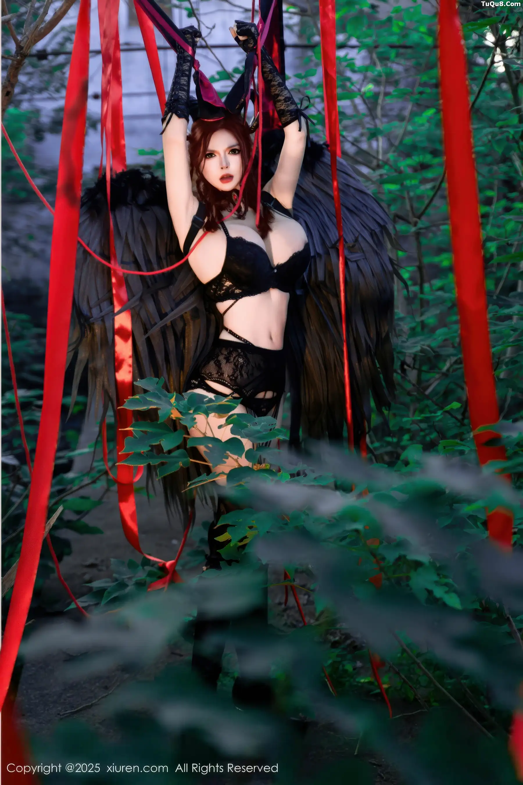 伊丽莎有点白  [XiuRen]高清写真图 2025.11.17 No.10994 伊丽莎有点白 蕾丝情趣内衣第43张图片