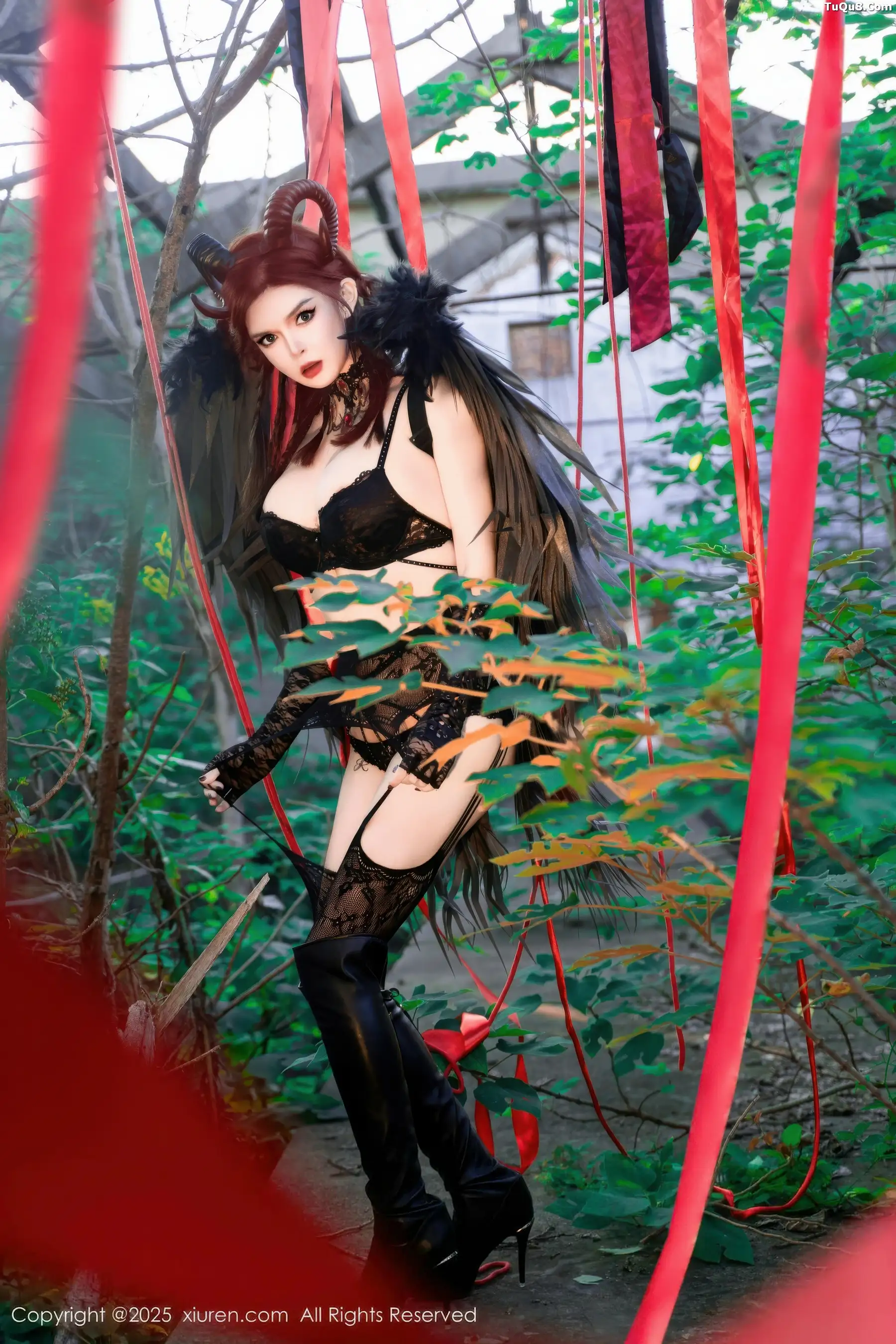 伊丽莎有点白  [XiuRen]高清写真图 2025.11.17 No.10994 伊丽莎有点白 蕾丝情趣内衣第47张图片