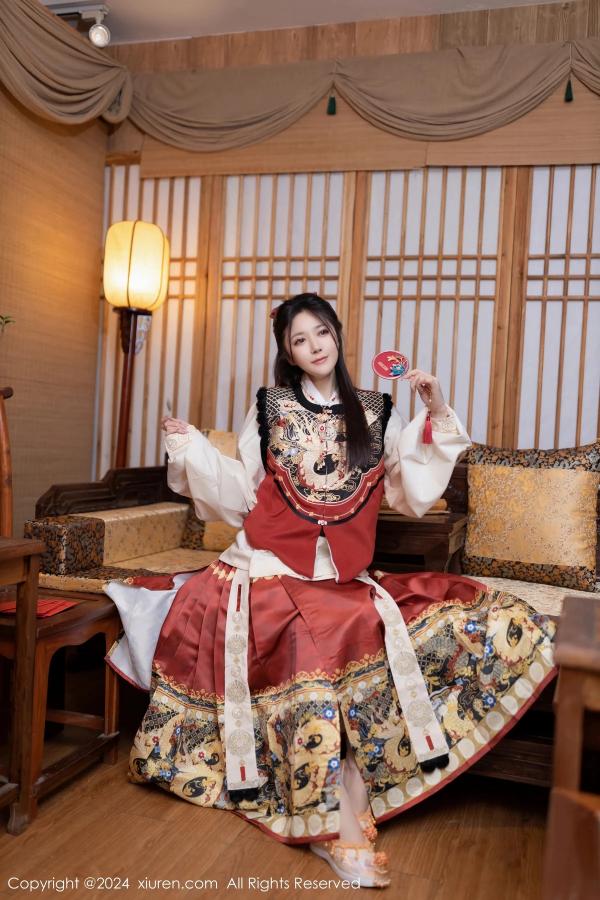 鱼子酱fish  [XiuRen]高清写真图 2024.02.08 No.8095 鱼子酱Fish 美腿妩媚第1张图片