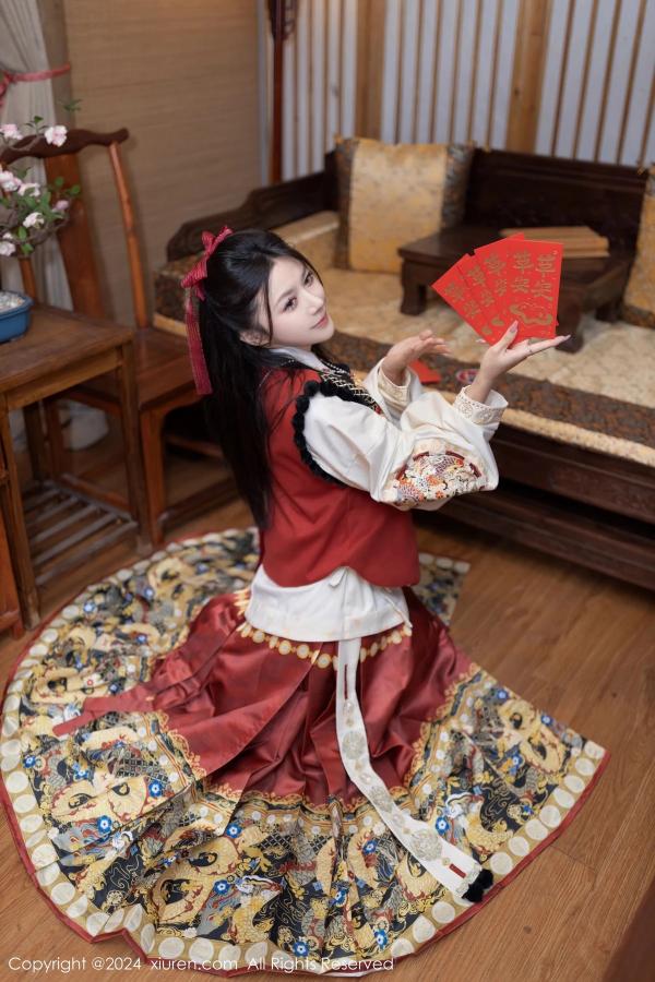 鱼子酱fish  [XiuRen]高清写真图 2024.02.08 No.8095 鱼子酱Fish 美腿妩媚第3张图片