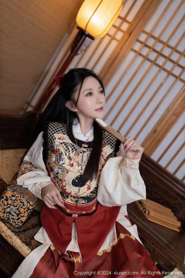 鱼子酱fish  [XiuRen]高清写真图 2024.02.08 No.8095 鱼子酱Fish 美腿妩媚第6张图片