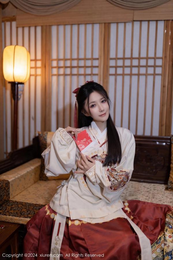 鱼子酱fish  [XiuRen]高清写真图 2024.02.08 No.8095 鱼子酱Fish 美腿妩媚第8张图片