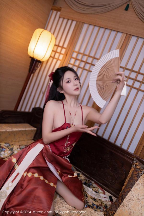 鱼子酱fish  [XiuRen]高清写真图 2024.02.08 No.8095 鱼子酱Fish 美腿妩媚第23张图片