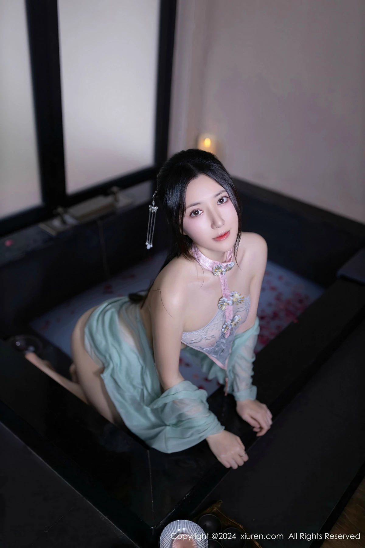 鱼子酱fish  [XiuRen]高清写真图 2024.04.19 No.8428 鱼子酱Fish 美腿性感第52张图片