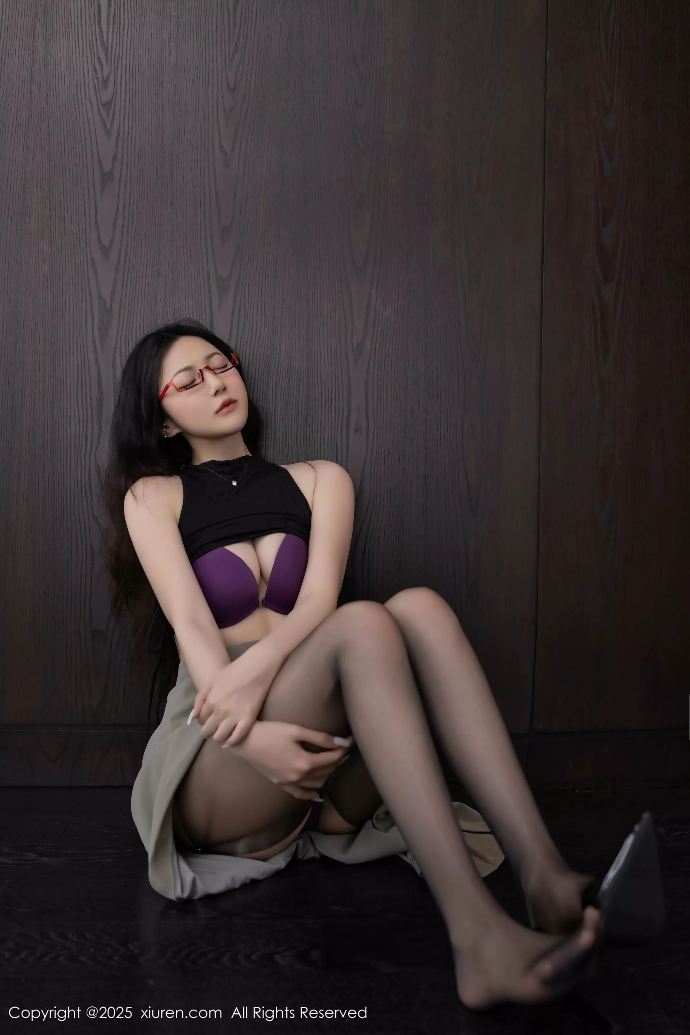 鱼子酱fish  [XiuRen]高清写真图 2025.04.30 No.10231 鱼子酱Fish 印尼旅拍第33张图片